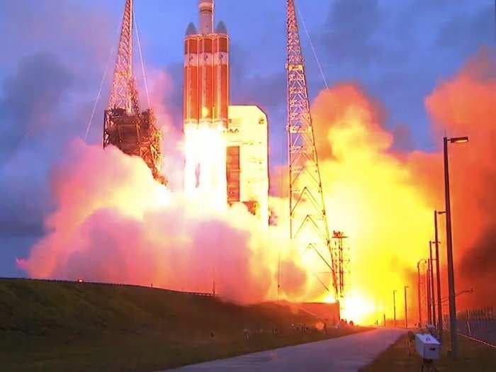 Awe-Inspiring Images From Friday's Orion Launch