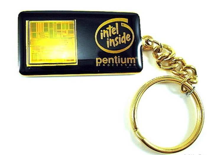 Intel recalled a major chip in 1995 and turned them into keychains inscribed by the CEO - and the message speaks to Intel's current crisis