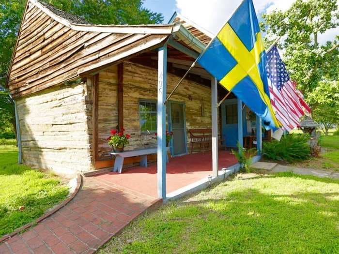 Nobody wants to buy the oldest home in the US, a log cabin from the 1600s with a $2.9 million price tag
