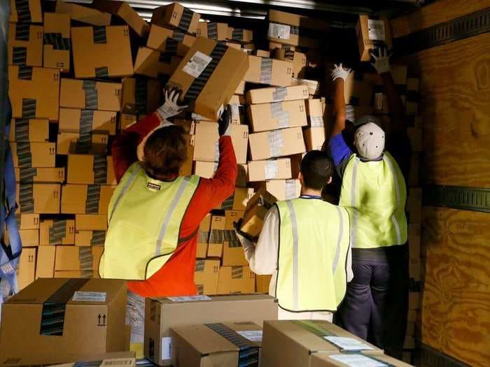 Amazon needs help delivering packages. Here's how to cash in.