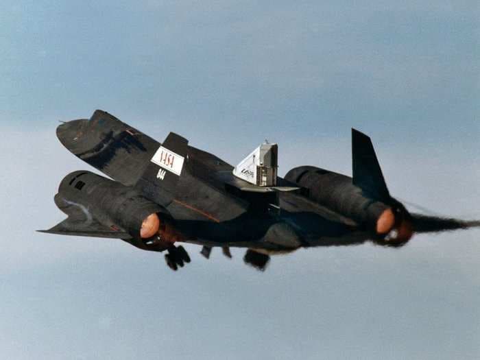 An SR-71 pilot describes what it's like to fly the legendary Blackbird at Mach 3: 'You don't have any sensation of speed'