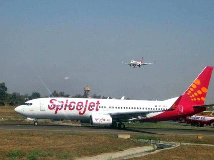 Spicejet flight plays the national anthem with seat belt on