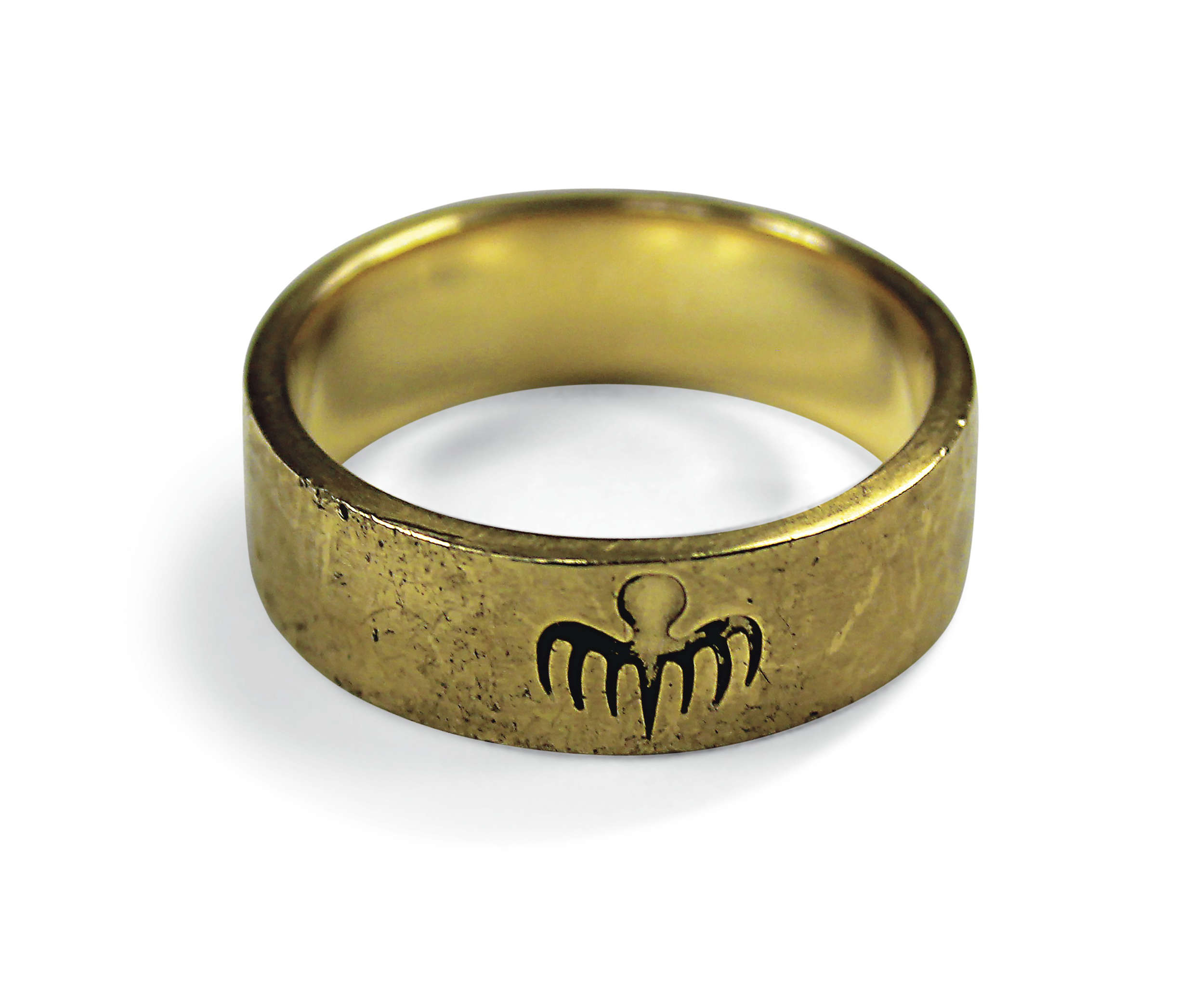 Live-bidding-in-London-will-start-at-5700-on-this-gold-ring-a-critical-piece-in-the-Spectre-plot-that-was-worn-by-the-villain-Oberhauser-played-by-actor-Christoph-Waltz-The-ring-is-9-carat-yellow-gold-with-a-7-tentacle-octopus-logo-imprinted-in-it-.jpg
