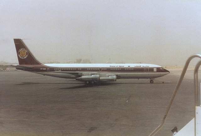 TheEmir of Qatar's Jet, 80's chic.