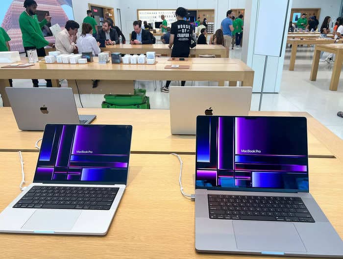 Apple may be working on a laptop with a foldable screen, analyst says
