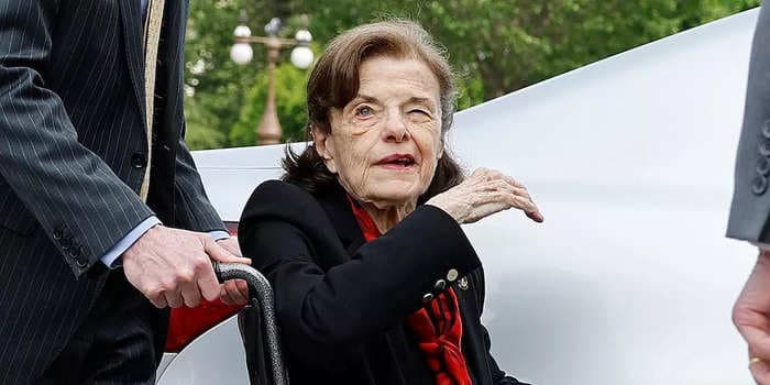 Dianne Feinstein didn't reveal she had complications from shingles like brain swelling and facial paralysis: New York Times