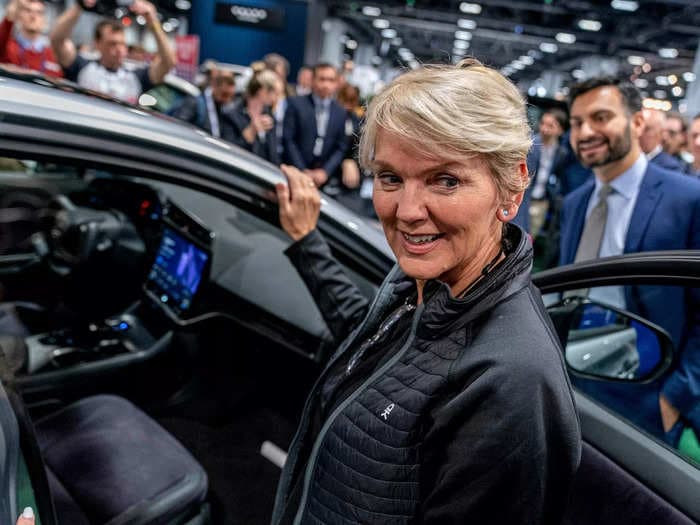 On an EV road trip to promote green tech, the US Energy Secretary and her entourage couldn't find enough electric vehicle chargers
