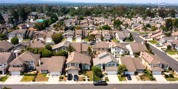 The housing market is seeing more buyers get cold feet as mortgage rates soar
