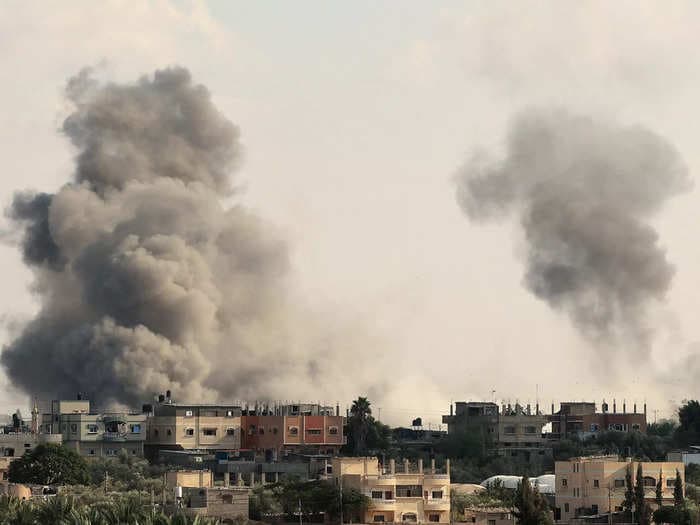 Israel dropped bombs near a Gaza border crossing packed with civilians who'd followed officials' pleas to flee: reports