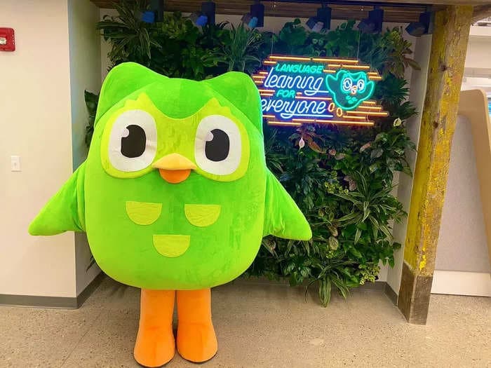 A fake job listing for an 'owl trainer' for the Duolingo mascot has gone viral. It includes hilarious tasks like bathing the bird in Evian water and coordinating his Nobu meals.