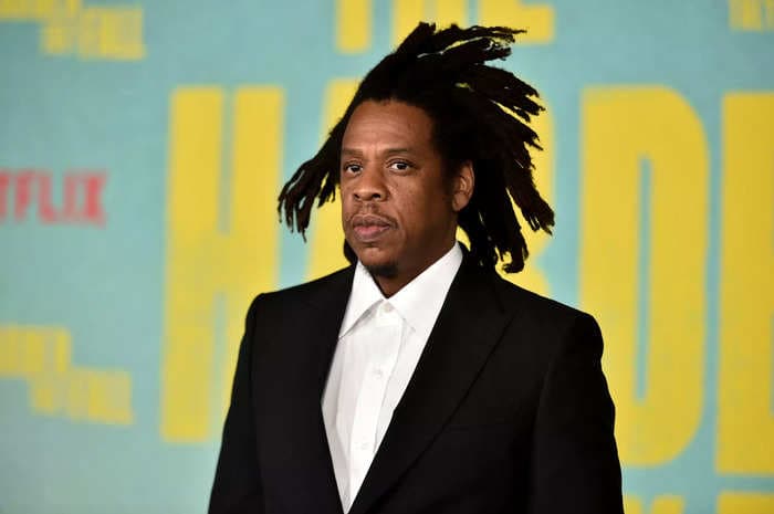 Jay-Z has finally settled the online debate about whether a meeting with him is better than getting $500,000