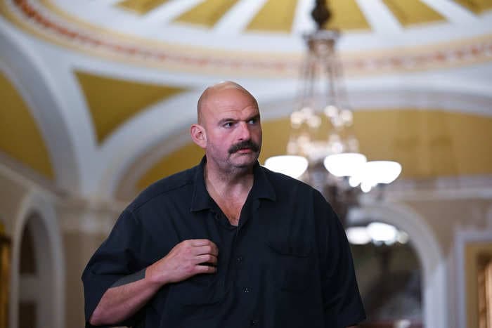Elizabeth Warren says John Fetterman 'brings his own vibe' to the Senate: 'It's a good thing to shake this stuffy place up'