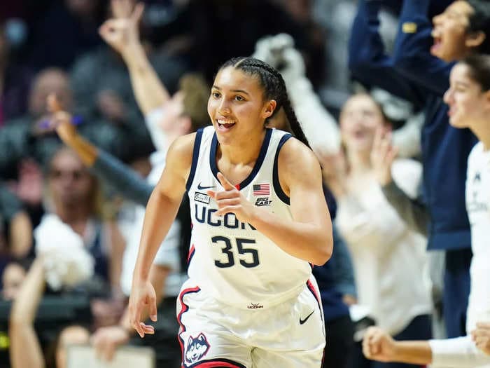 UConn superstar Azzi Fudd details her extensive game day routine, which includes a big meal and a pregame poop