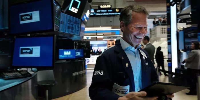 Dow soars more than 500 points as US stocks trade mixed to close out big November gains