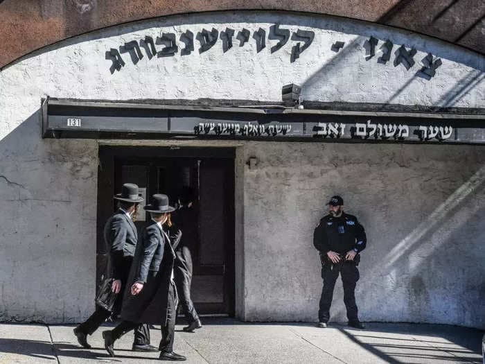 US synagogues face skyrocketing security costs. Rabbis call it an 'antisemitism tax.'