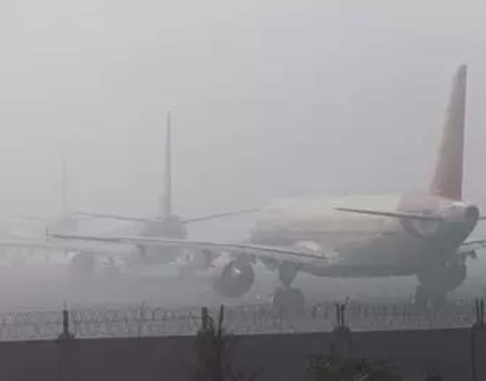 Thick fog disrupts flights and trains, cold wave conditions continue in Delhi