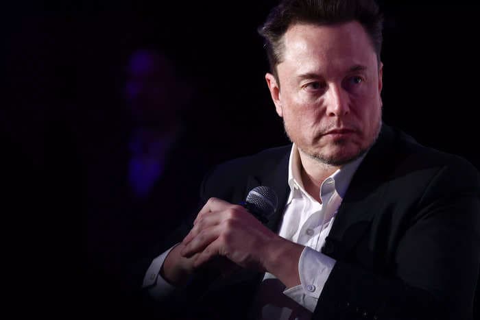Elon Musk makes it known he hasn't been to therapy