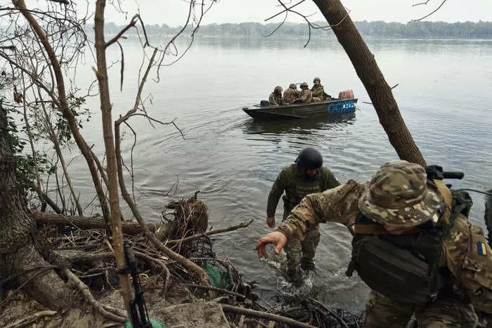 Russian military bloggers call out gap between Kremlin propaganda and reality over Ukraine's Dnipro bridgehead