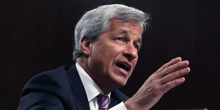 Jamie Dimon calls bitcoin a 'fraud' and a 'Ponzi scheme' &mdash; and says the crypto is hopeless as a currency