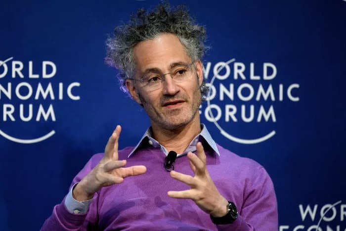 Palantir CEO says its unconventional boot camps are drawing crowds and driving sales: 'It's like a rock concert'