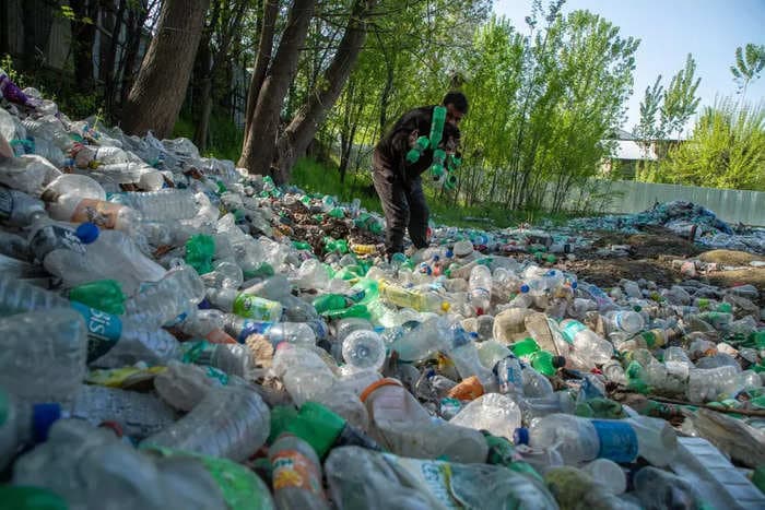The US is under pressure to lead the way in reducing plastic pollution &mdash; but it keeps making more of it 