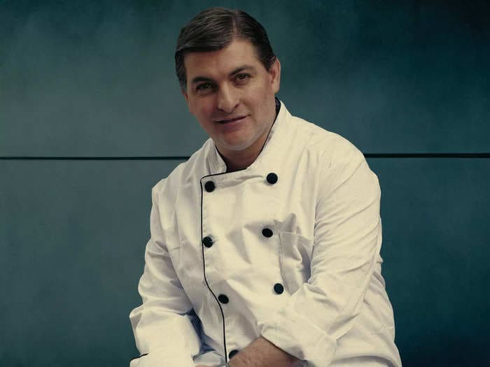 Netflix's 'Cooking Up Murder' tells the story of a chef who killed his girlfriend. Here's where César Román is now. 