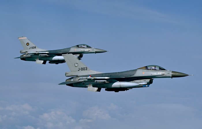 US F-16s could play a vital role in isolating Crimea and humiliating Putin, says defense analyst