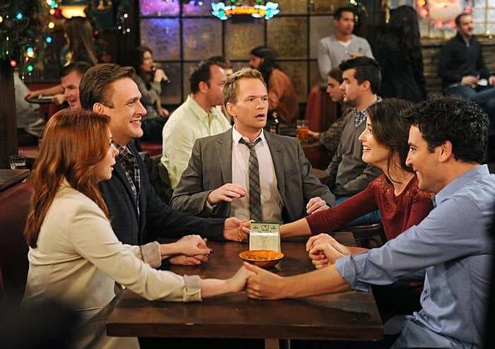 Barney Stinson's 'Cheerleader Effect' Is Real - People Look More Attractive In Groups