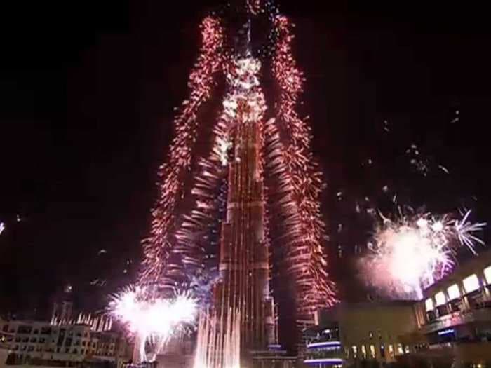 Dubai Sets A World Record With The World's Largest Fireworks Display On New Year's Eve