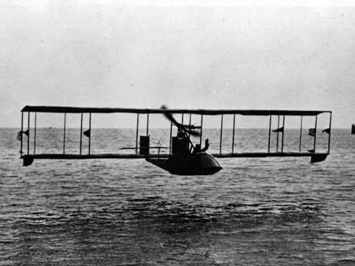 The Very First Commercial Flight Took Off 100 Years Ago Today - It Cost $400 And Lasted 23 Minutes