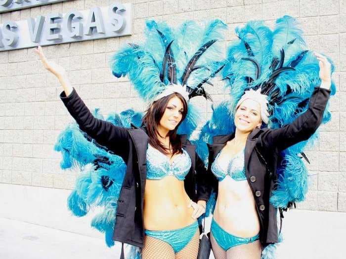 These Showgirls Work For Tips At CES And Make An Amazing Sum Of Money Doing It