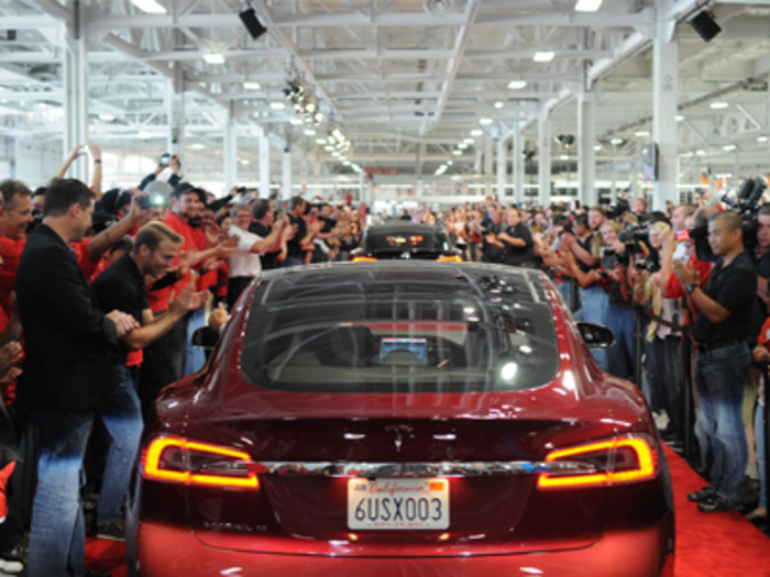 Regulators Close Investigation Into Tesla Model S Fires