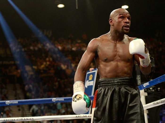Floyd Mayweather Narrowly Beats Marcos Maidana, Comes The Closest He Has Come To Losing A Fight In Years