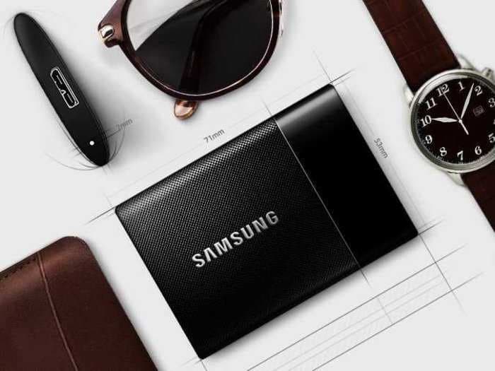 Samsung Just Released A Tiny Flash Drive That Can Transfer Movies In 8 Seconds