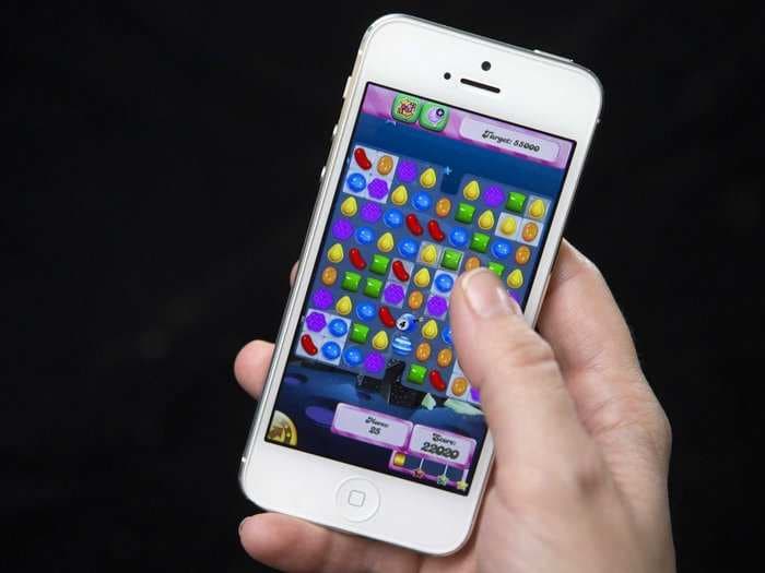 One of the most downloaded gaming apps is being sued for denying 'lives'