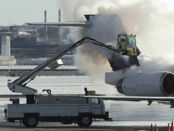 Here's why cold and snow create major problems at airports