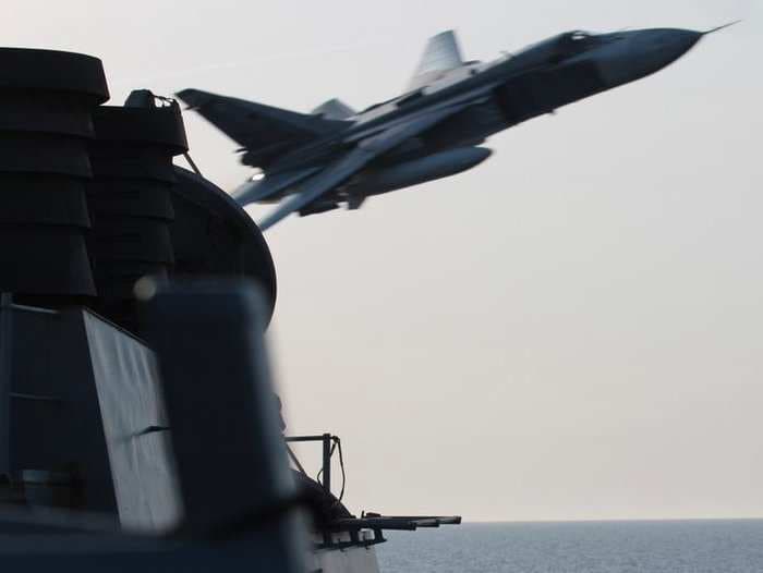 Here's why the Navy didn't shoot down the Russian fighter jets that buzzed by a US destroyer