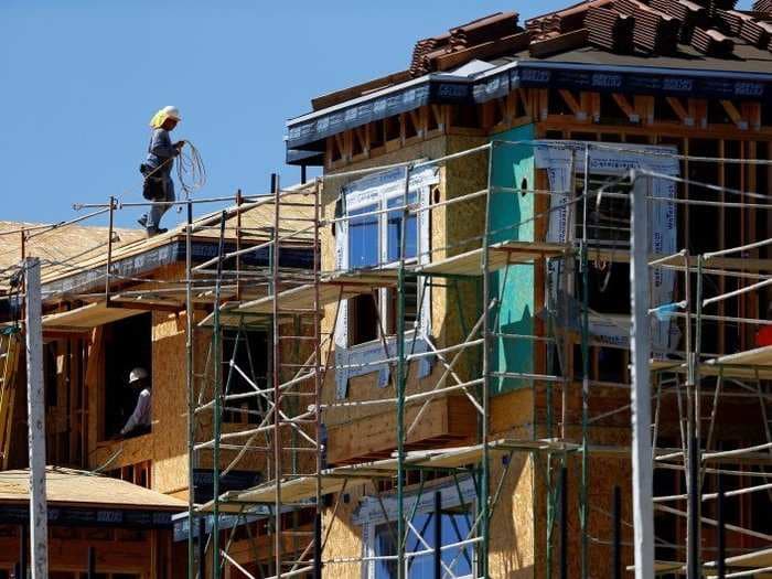 Homebuilder sentiment stays unchanged for a 4th straight month