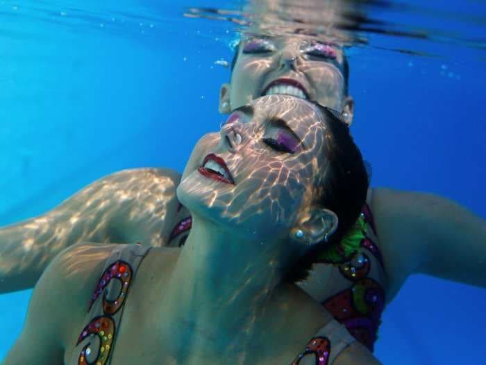 18 gorgeous pictures of Brazil's synchronized swimming team