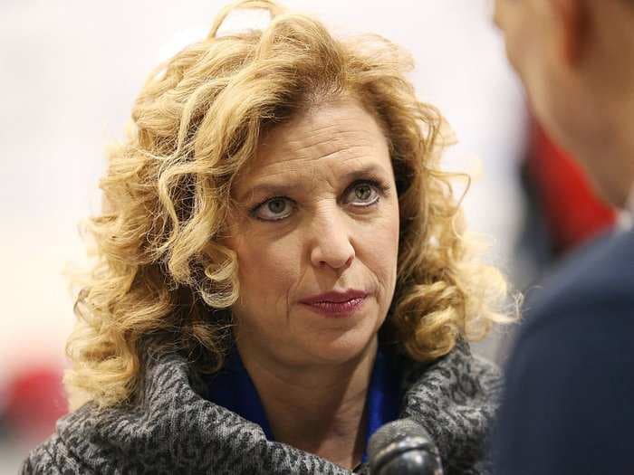 DNC chair on Clinton's lack of press conferences: 'She has regular interactions with the press'