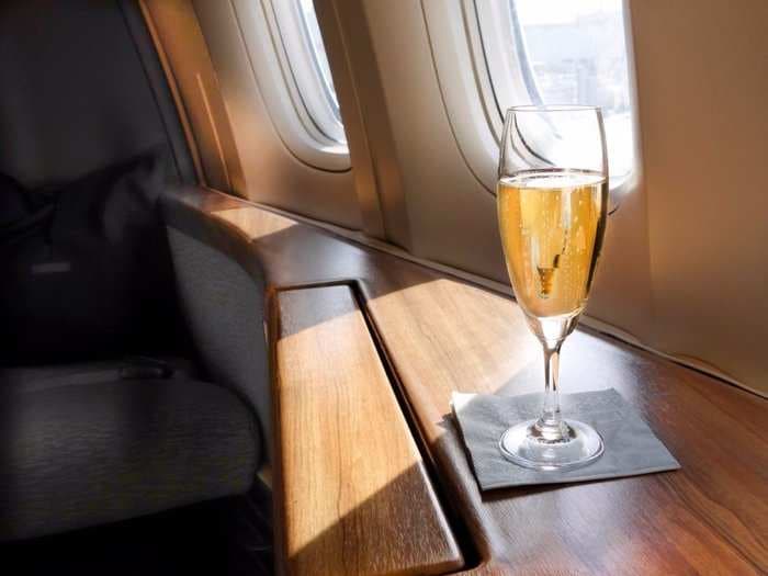 An Australian airline hosts free in-flight wine tastings for everyone