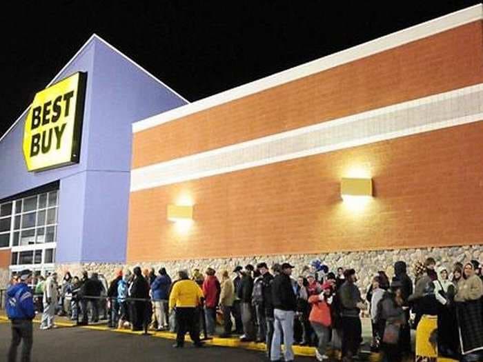 The Thanksgiving retail 'arms race' is a waste of money