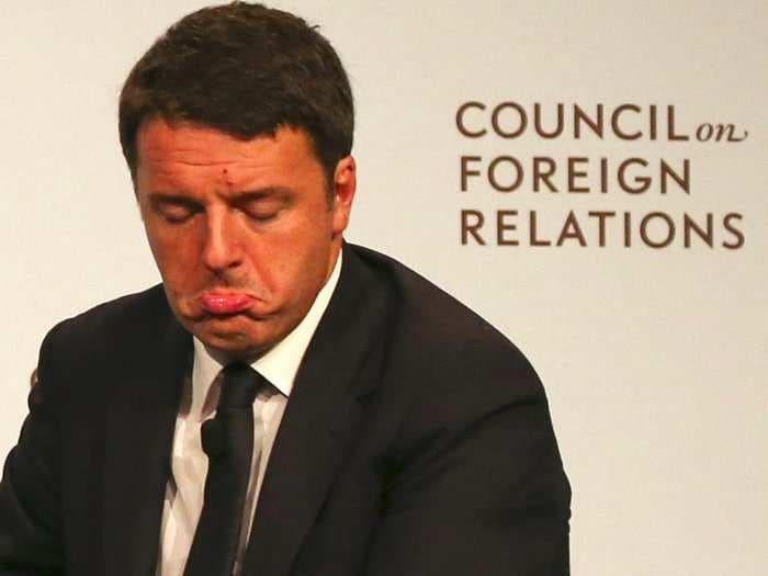 There are fears that 8 Italian banks could collapse if Renzi's reforms are rejected