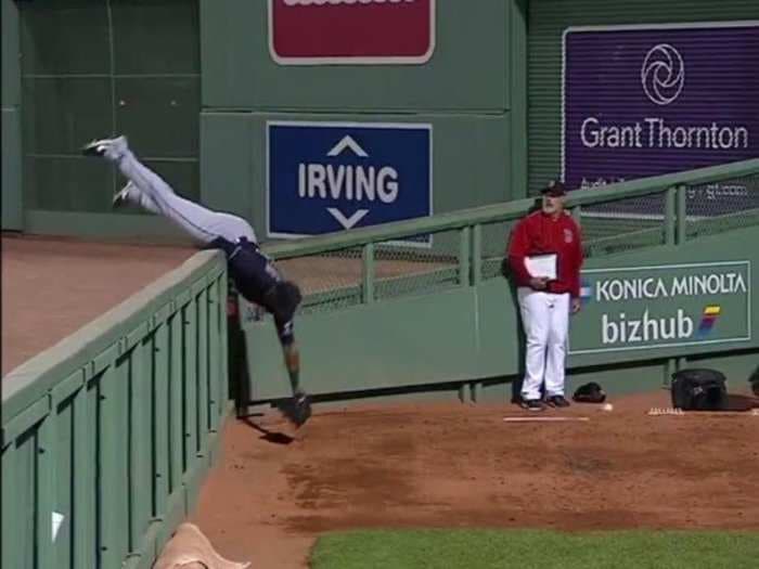 Indians center fielder Austin Jackson made one of the best catches you'll ever see