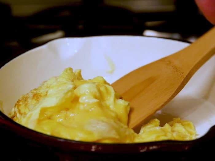 The best way to scramble an egg, according to Top Chef judge Tom Colicchio