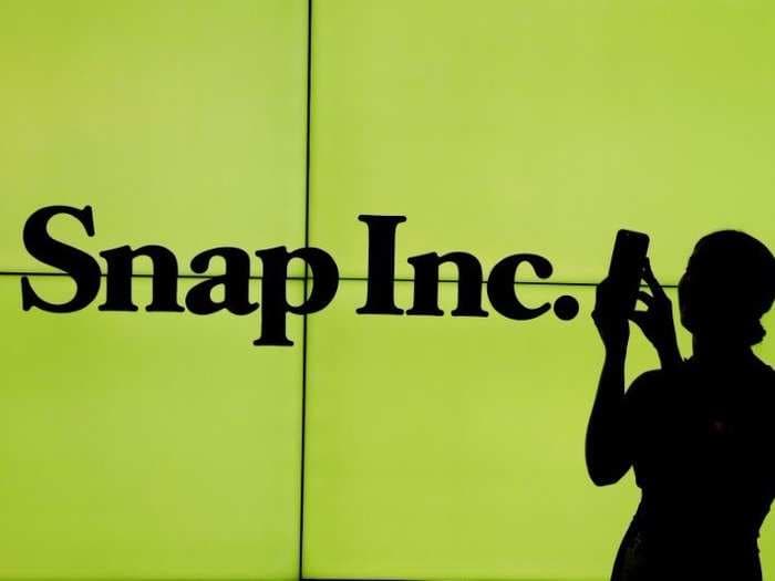 eMarketer cuts Snapchat's projected revenue for 2017 by $128 million