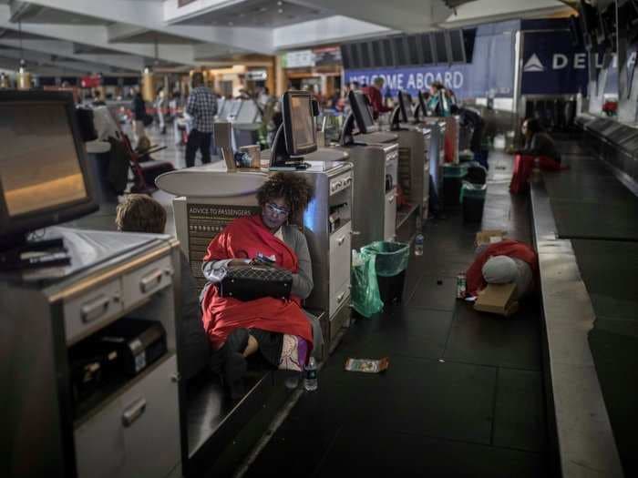 A woman's tweets perfectly capture the insanity at the Atlanta airport during the 11-hour power outage