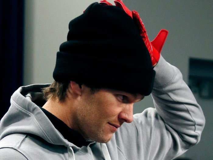 Tom Brady wore gloves to his press conference and then refused to answer any questions on his injured hand