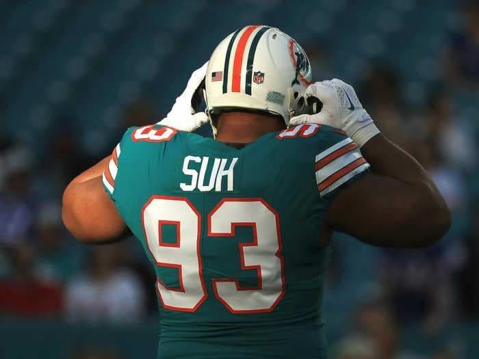 Ndamukong Suh is the latest example of how huge contracts in the NFL are mostly a sham