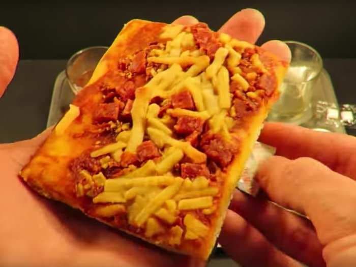 The Army says troops will soon be eating a pizza MRE in the field- here's what comes with the new meal
